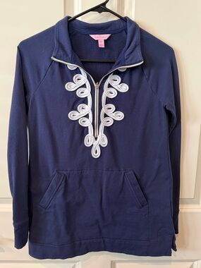 Lilly Pulitzer Navy Half-Zip popover Tunic with White Embroidery, XXS.
